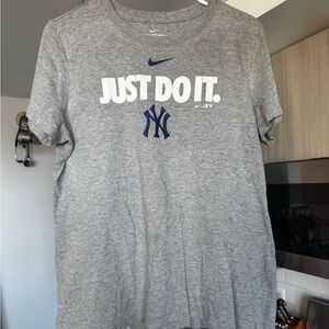 Nike New York Yankees cotton t-shirt Size L
